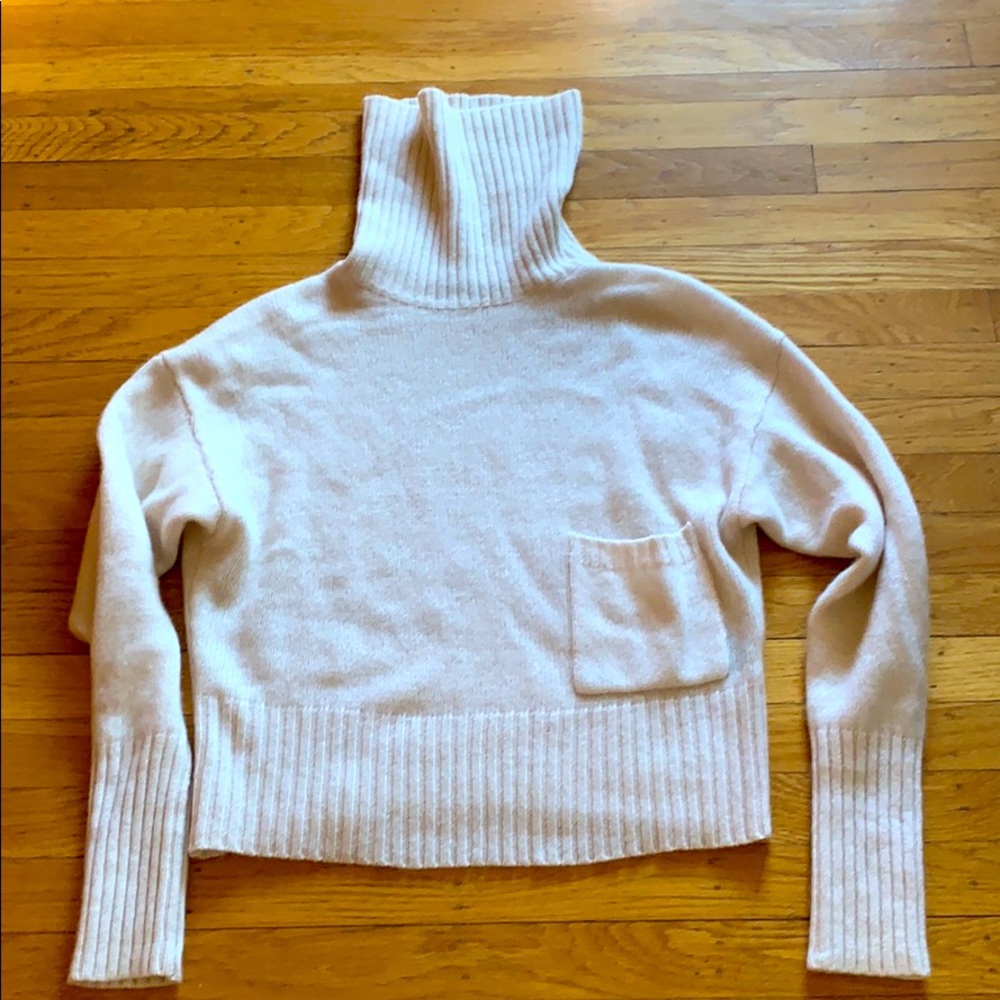 360 Cashmere cream turtleneck